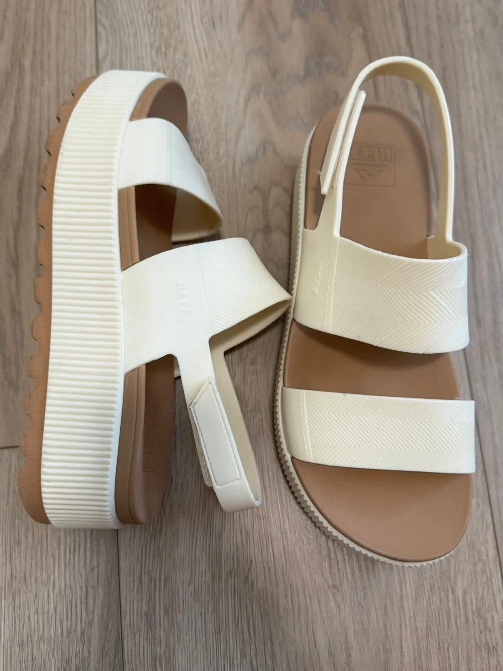 The Reef Water Vista Higher Women's Platform Sandals in Cloud Sz. 9 - Picture 3 of 14